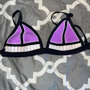 NWOT Small Triangl purple/white crochet bikini top